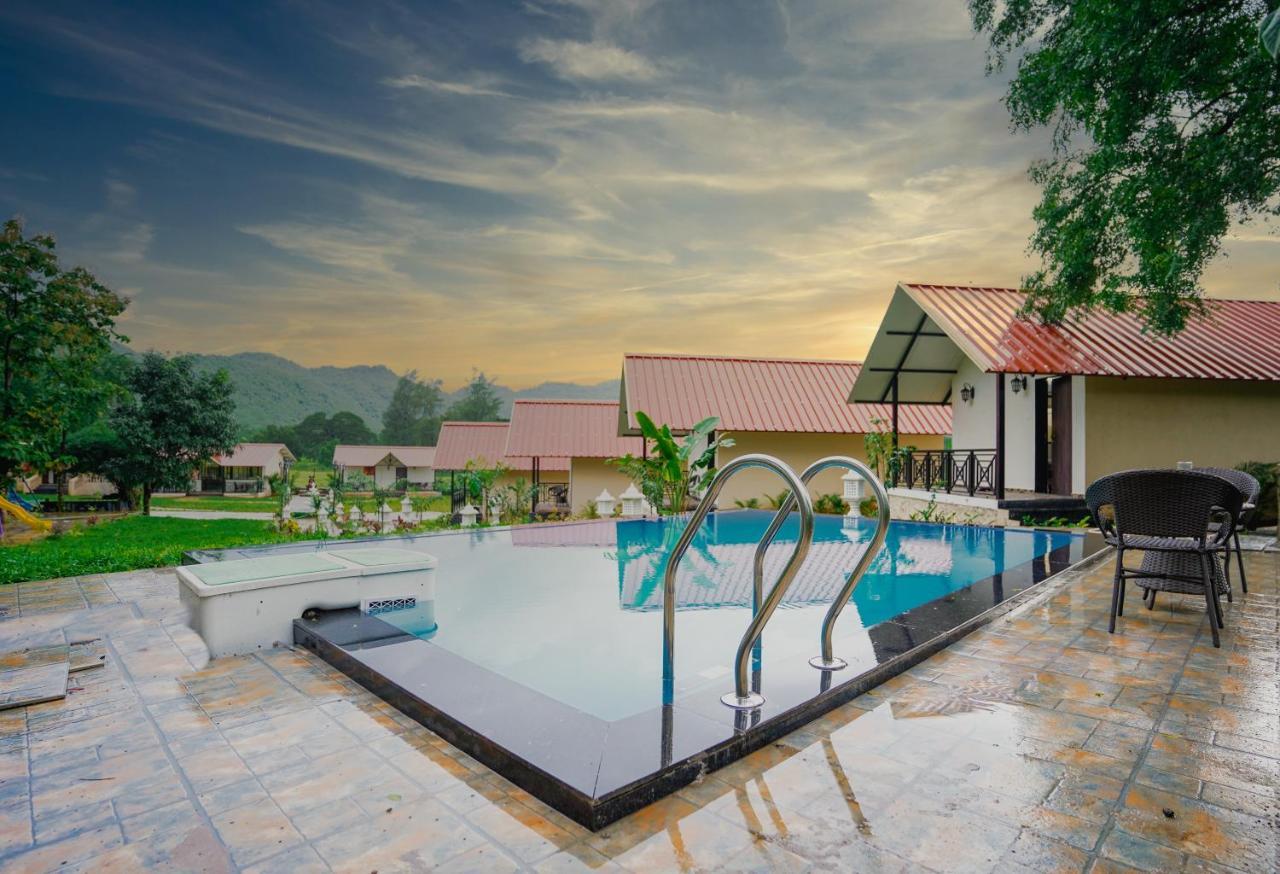 Ninad Homestays 卡尔贾特 外观 照片